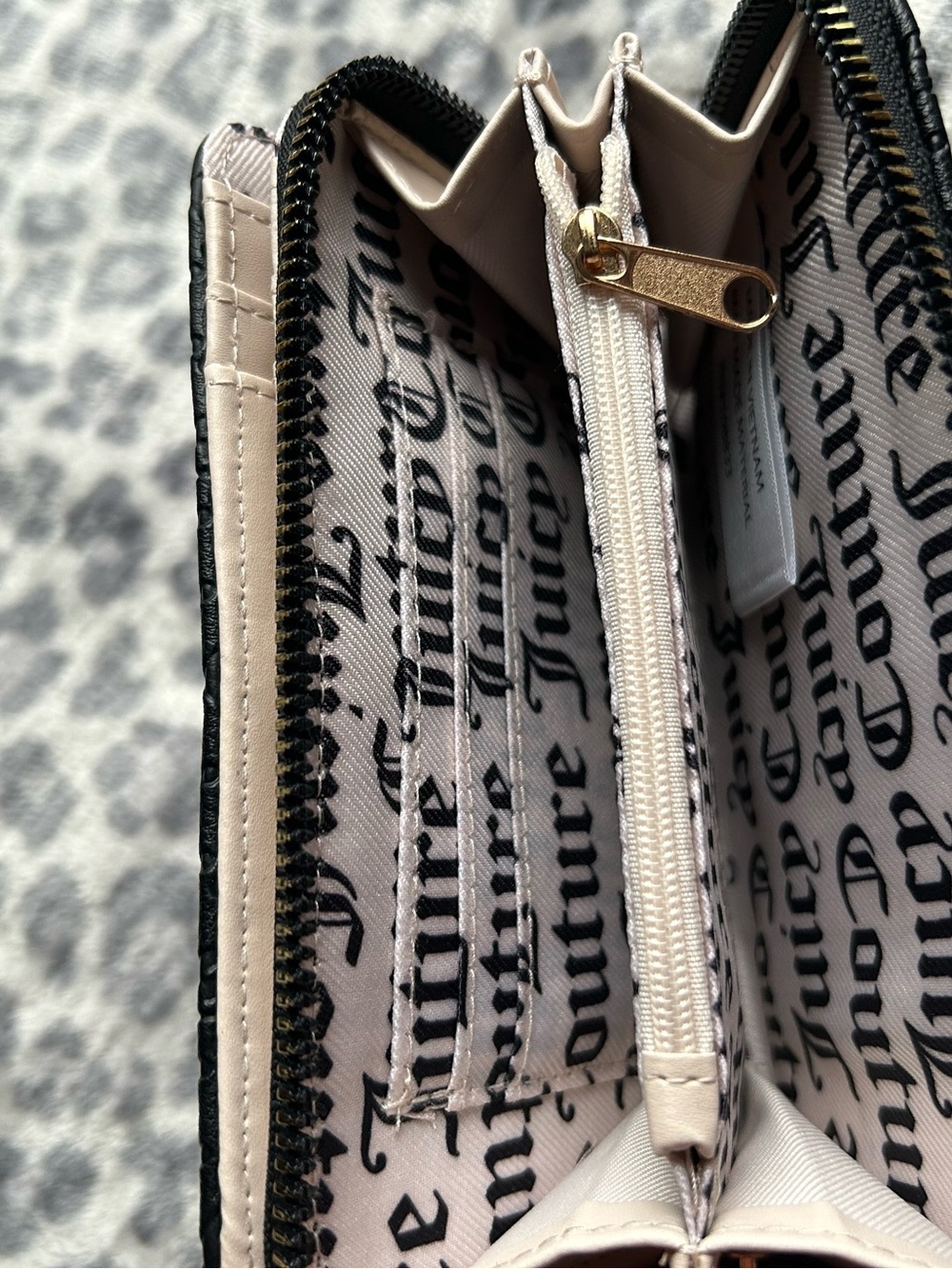 Juicy Couture Liquorice Deboss Semi Charmed Bifold Black Wallet - Picture 2 of 5